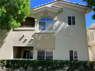 Photo #3: 2679122 Listing