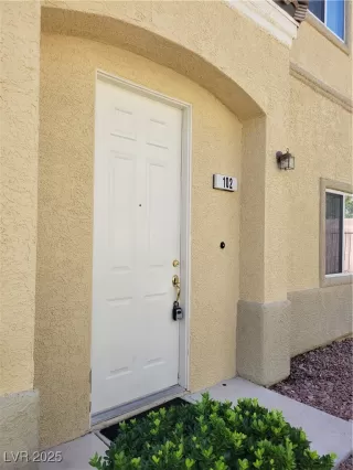 Photo #1: 2679143 Listing 