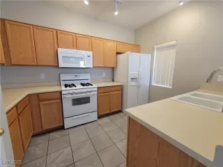 Photo #3: 2679143 Listing 