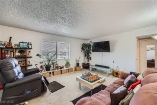 Photo #3: 2679169 Listing