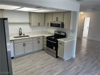 Photo #1: 2679189 Listing 