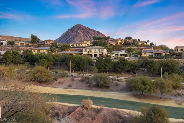 MLS: 2679211 Condo For Sale