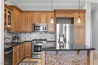 Photo #3: 2679211 Listing