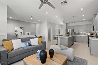 Photo #4: 2679293 Listing