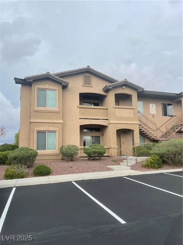 MLS: 2679300 Condo For Sale