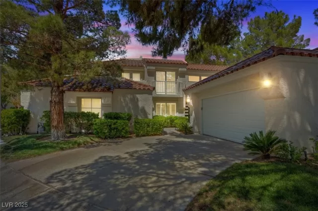 MLS: 2679301 Condo For Sale