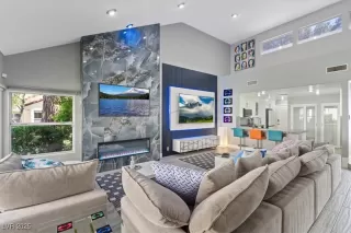 Photo #3: 2679301 Listing