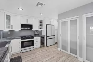 Photo #6: 2679301 Listing