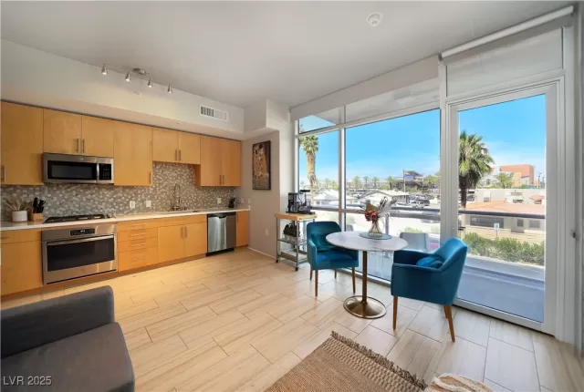 MLS: 2679310 Condo For Sale