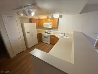 Photo #3: 2679336 Listing 