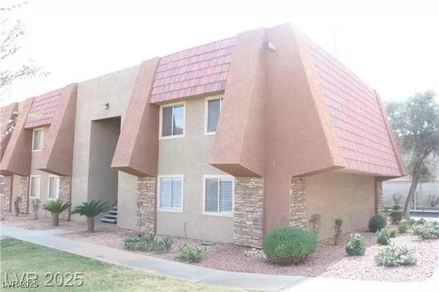 MLS: 2679359 Condo For Sale