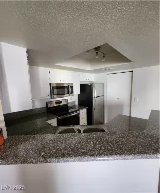 Photo #2: 2679413 Listing 