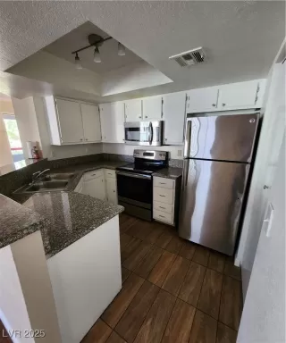 Photo #4: 2679413 Listing 