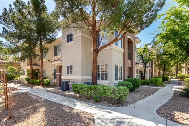MLS: 2679425 Condo For Sale