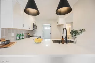 Photo #3: 2679452 Listing