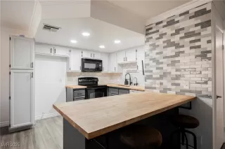 Photo #2: 2679454 Listing