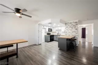 Photo #4: 2679454 Listing