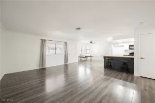 Photo #5: 2679454 Listing