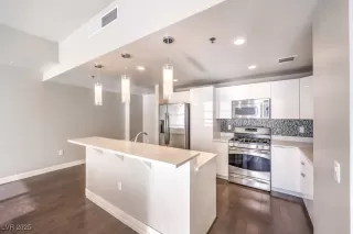 Photo #6: 2679503 Listing 
