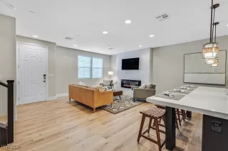 Photo #3: 2679514 Listing