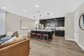 Photo #5: 2679514 Listing