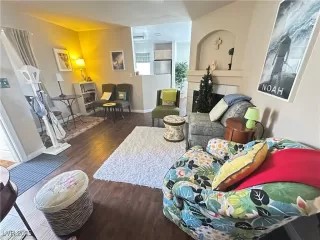 Photo #5: 2679530 Listing 