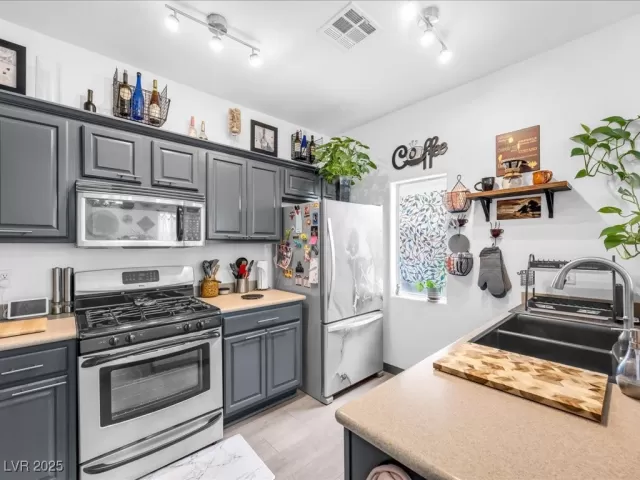 MLS: 2679540 Condo For Sale