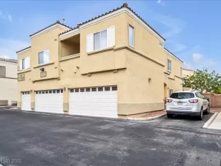 Photo #3: 2679540 Listing 