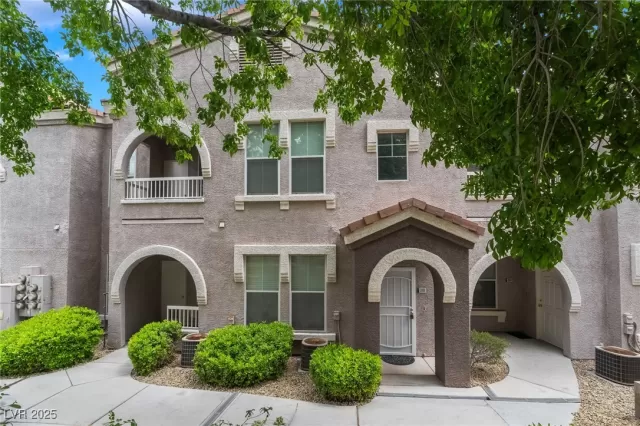 MLS: 2679556 Condo For Sale