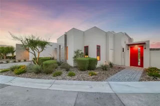 Photo #1: 2679596 Listing 