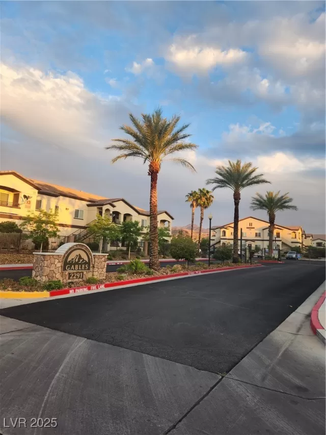 MLS: 2679604 Condo For Sale