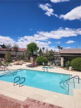 Photo #3: 2679604 Listing 