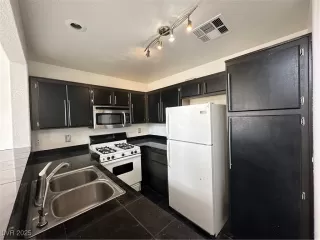 Photo #5: 2679609 Listing 