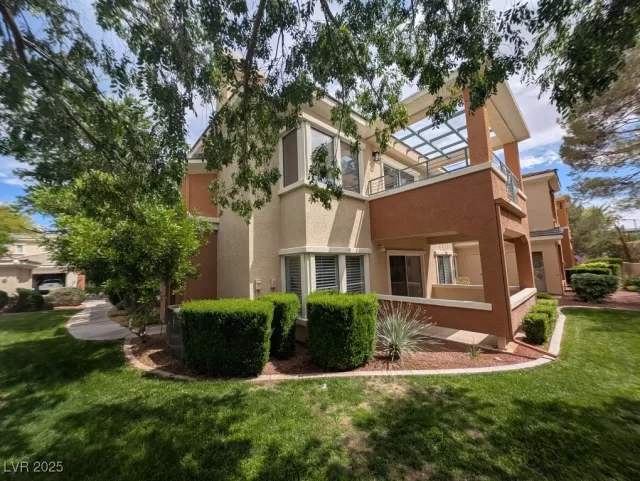 MLS: 2679639 Condo For Sale