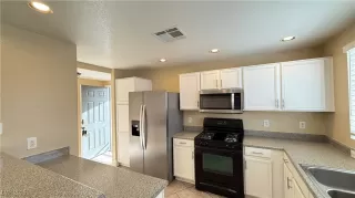 Photo #3: 2679656 Listing 