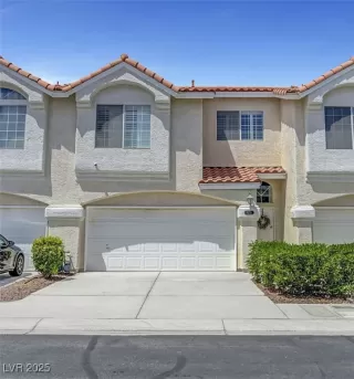 Photo #2: 2679671 Listing