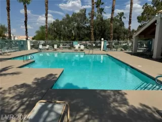 Photo #2: 2679677 Listing 