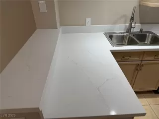 Photo #6: 2679677 Listing 