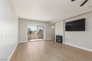 Photo #4: 2679717 Listing