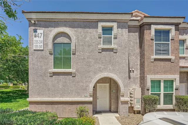 MLS: 2679729 Condo For Sale