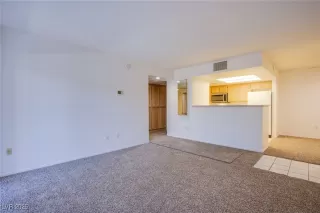 Photo #5: 2679743 Listing 