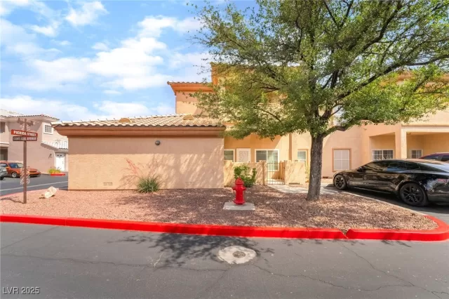 MLS: 2679833 Condo For Sale