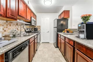 Photo #4: 2679920 Listing