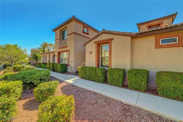 MLS: 2679965 Condo For Sale