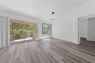 Photo #4: 2680006 Listing 