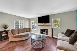 Photo #4: 2680018 Listing