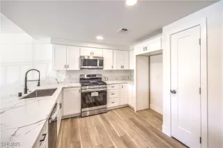 Photo #1: 2680021 Listing 