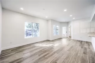 Photo #6: 2680021 Listing 