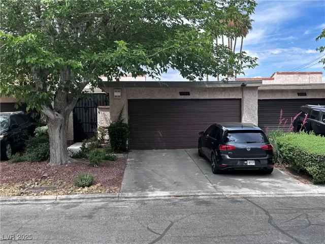 MLS: 2680091 Condo For Sale