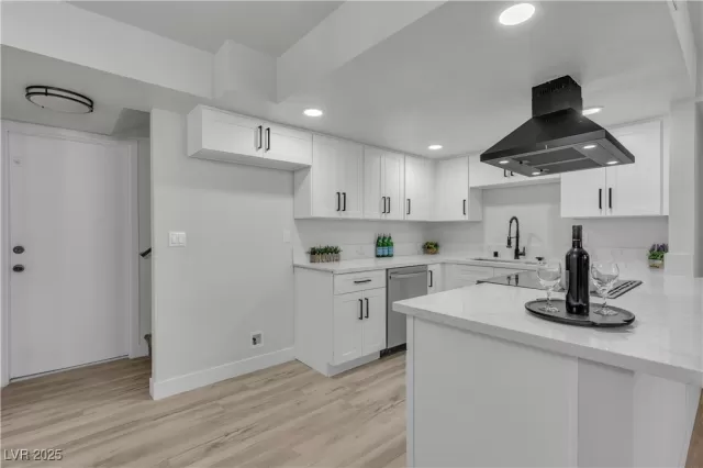 MLS: 2680102 Condo For Sale